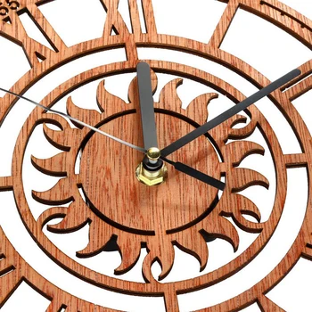 Стари Дървени Стенен Часовник С Кръгла Форма, С Изображение На Слънцето Римски Номер На Цифров Часовник